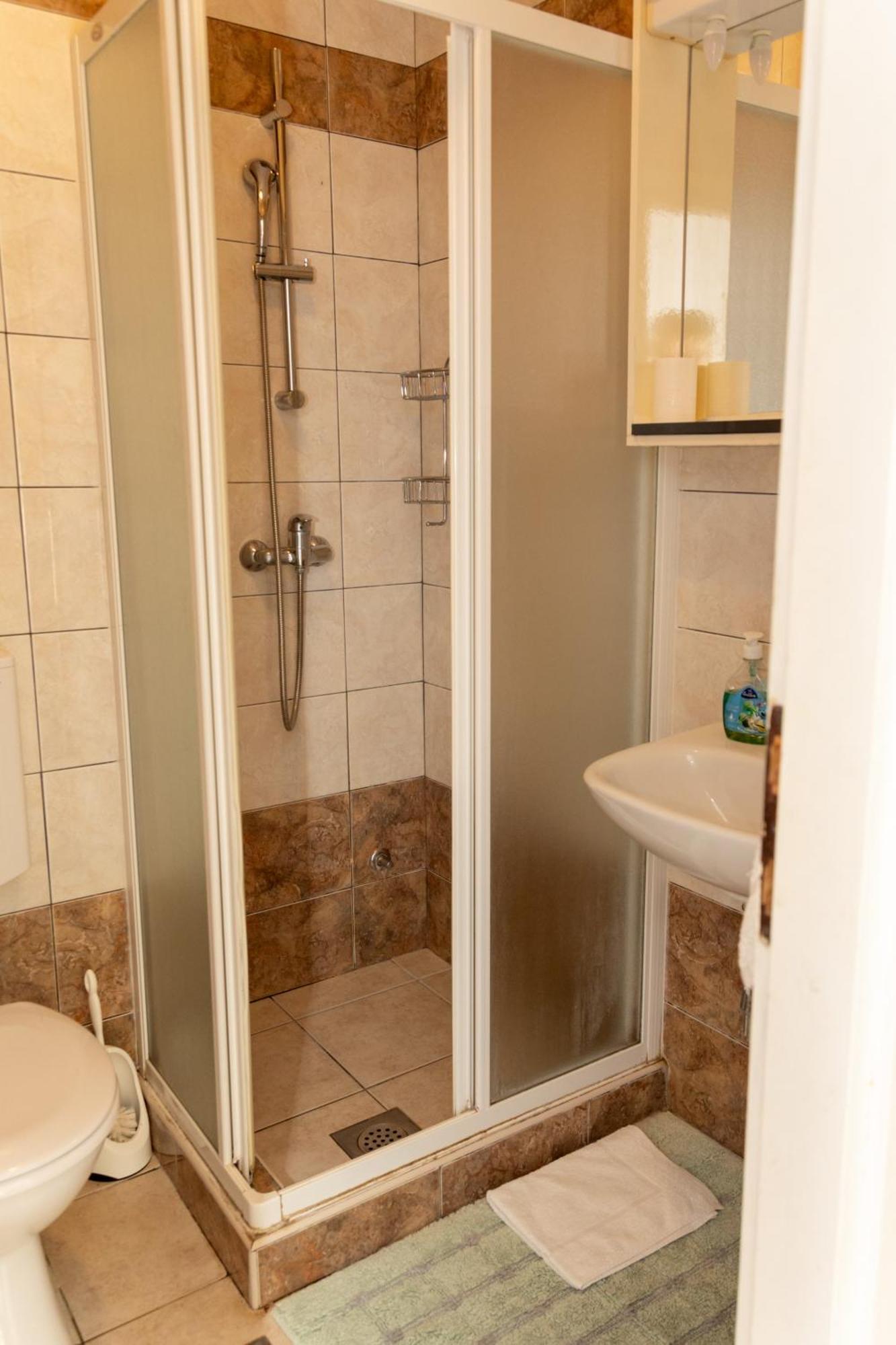 Zal Beach Apartments Prizba Luaran gambar